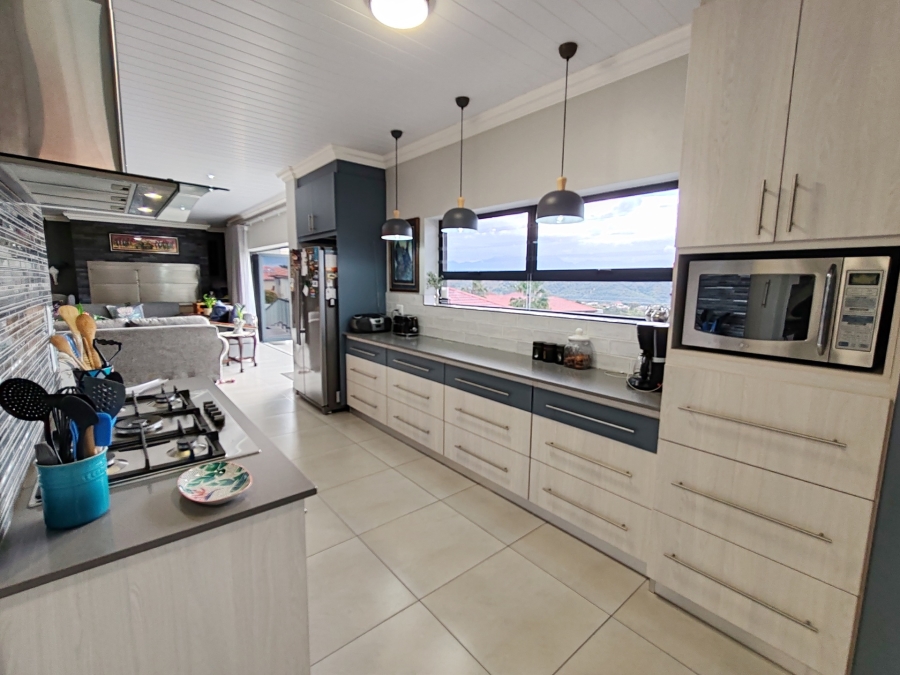 3 Bedroom Property for Sale in Avonddans Western Cape